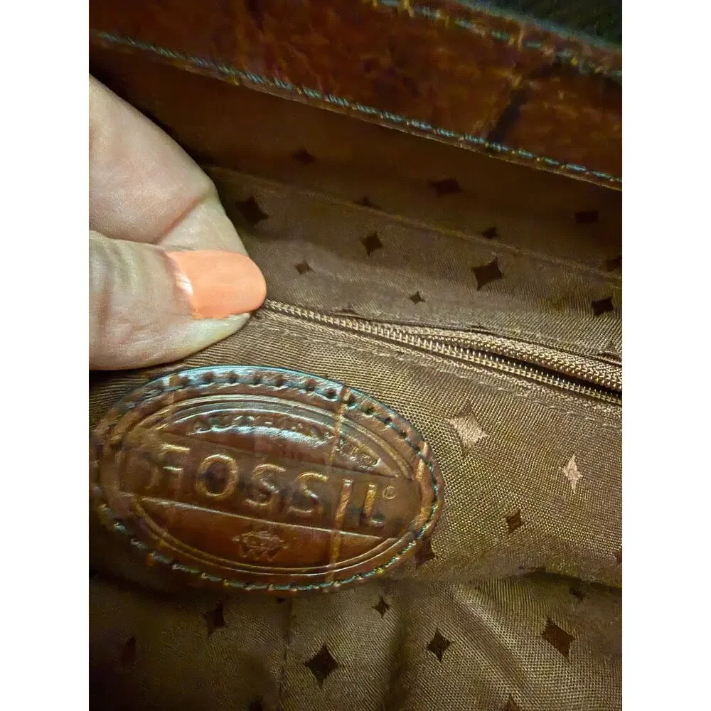 Vintage Fossil Reissue Frame Doctor bag croc embossed leather stylish classy
